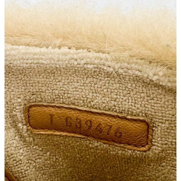 CHANEL 2022 Beige SHEARLING LAMBSKIN CC Logo Fuzzy Low Heel Clogs Size E… - Picture 10 of 15